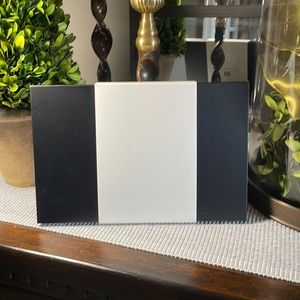 SEINT Black Palette ~ 9 1/2 x 6 1/2